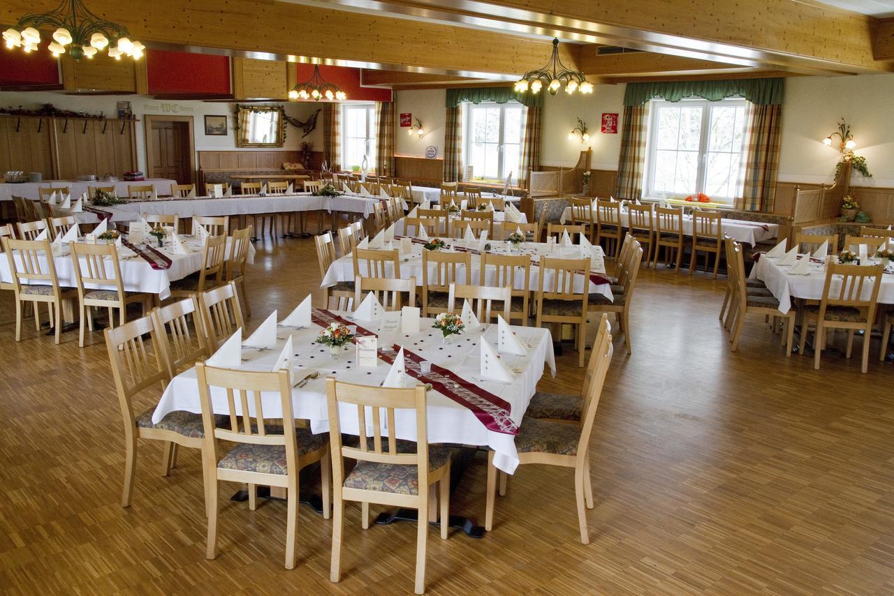 Hôtel Gasthof Zum Kirchenwirt à Schardenberg Extérieur photo